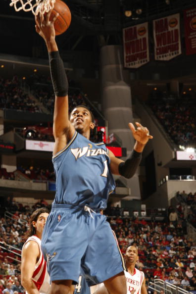 哈登20分伦纳德45分主宰比赛 快船力擒爵士豪取六连胜