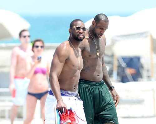 巴萨今夏卖卡萨多免签托马斯引热议