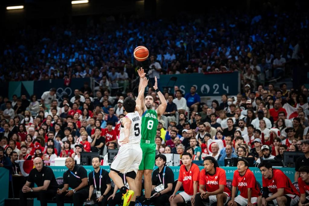 圣保利主帅调侃凯恩：去年他踢我们那脚射门，球现在还在飞吧