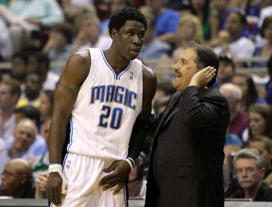 米体：卡利亚里门将卡普里莱受到了多家豪门俱乐部青睐